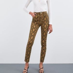 ZARA Animal Print HI-Rise Skinny Jeans in size 6